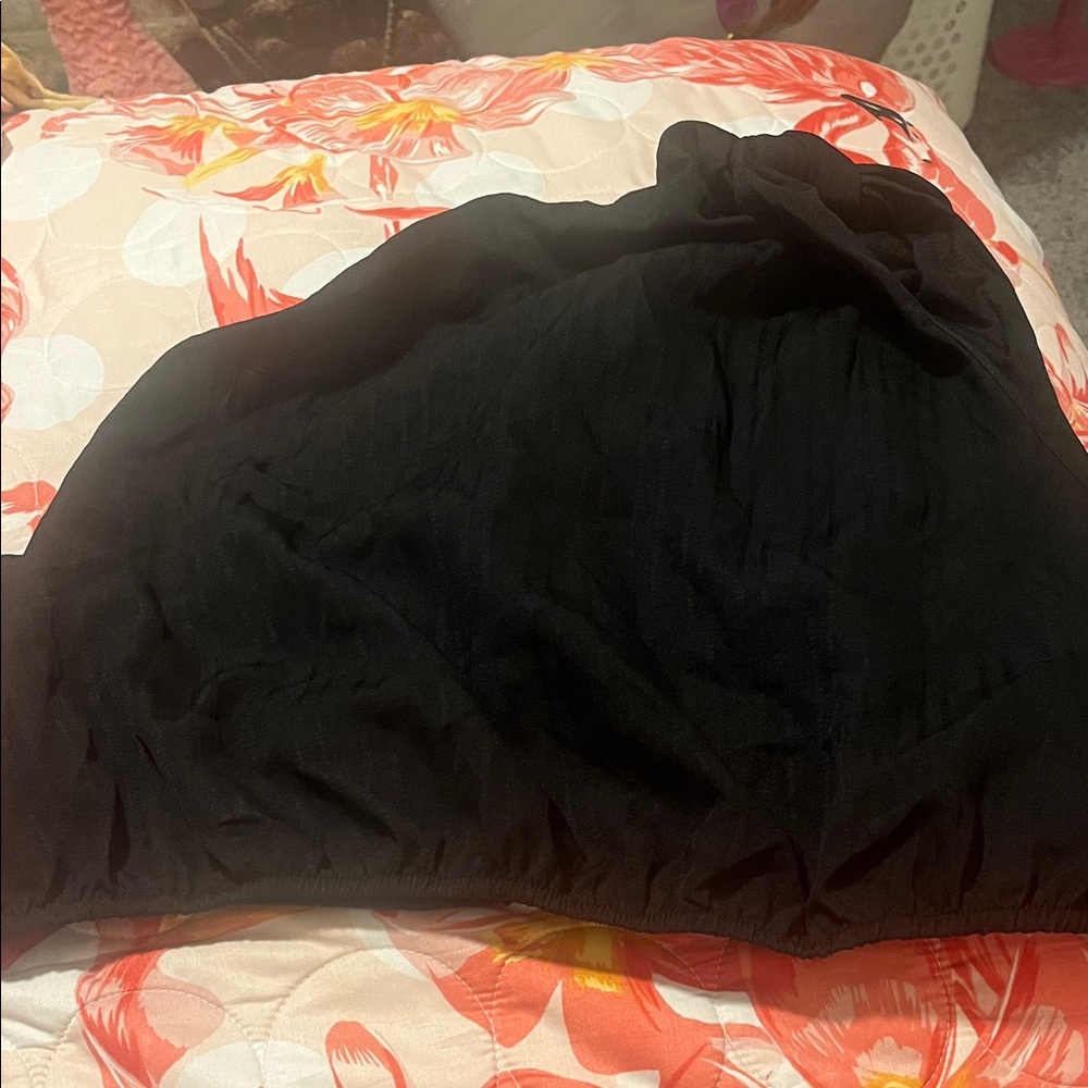 SHEIN Black Crop Top